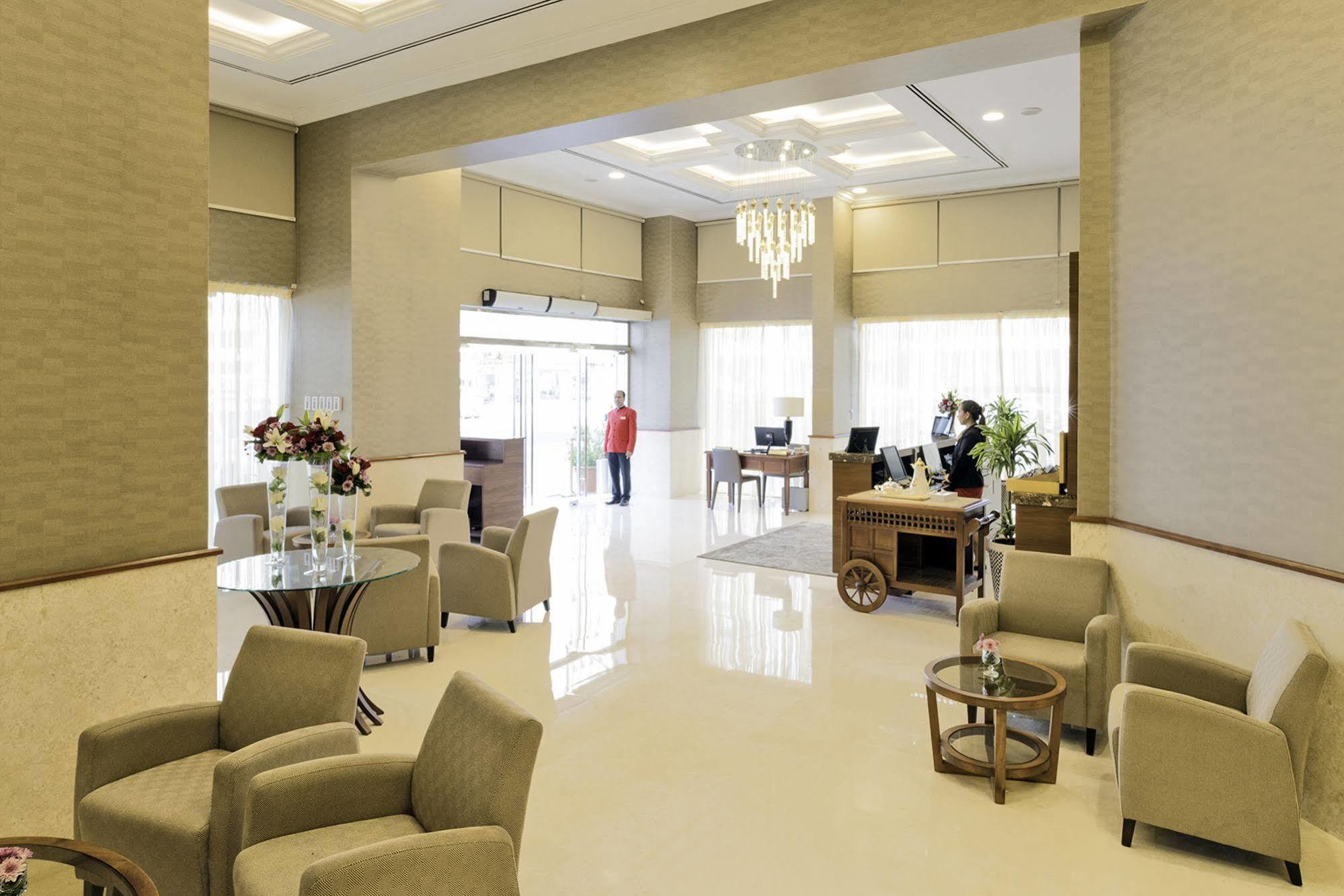 Emirates Plaza Hotel Abu Dhabi Eksteriør bilde